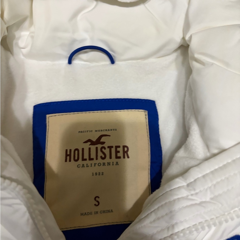 Hollister Ivory Quilted Jacket - Picture 2 of 3